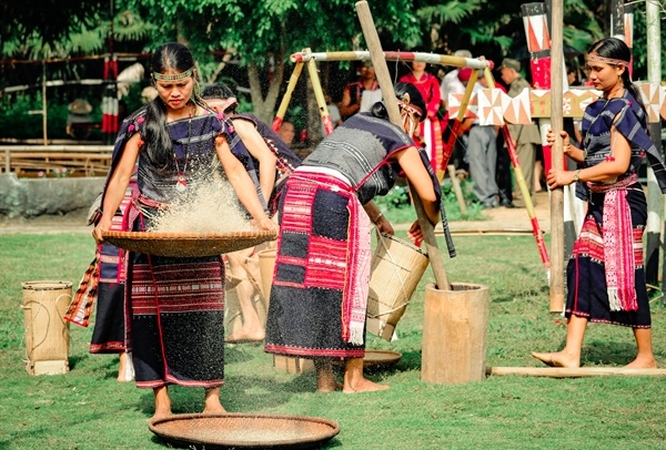 Actividades para celebrar el Año Nuevo en la Aldea de Cultura y Turismo de las Etnias Minoritarias de Vietnam
