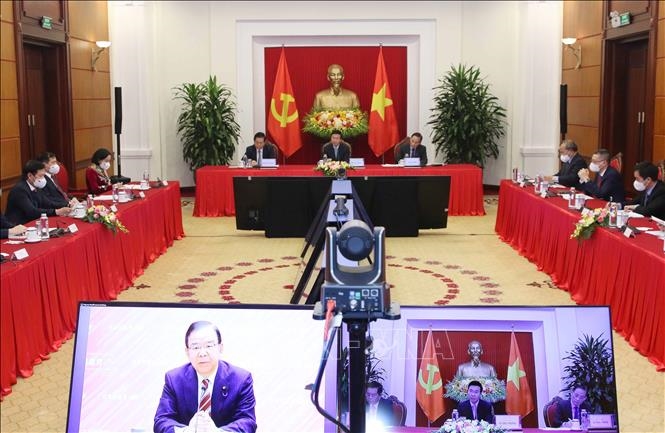 Contactos entre miembros del Partido Comunista de Japón y del Partido Comunista de Vietnam