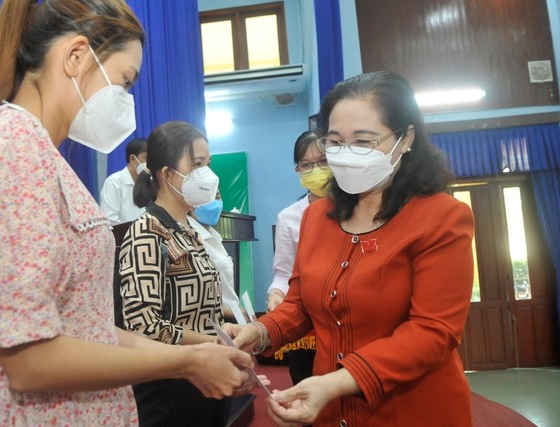 La dedicación del personal sanitario y los equipos sanitarios móviles