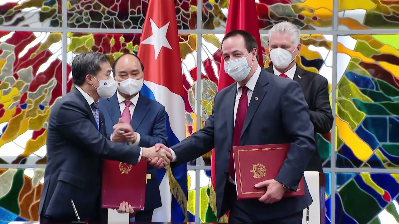 Vietnam demostró en 2021 su inteligencia para afrontar desafíos, según embajador de Cuba
