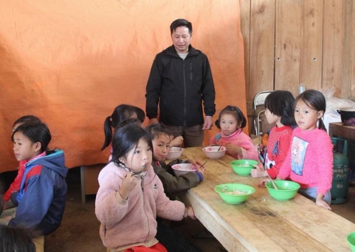 Comidas para alumnos desfavorecidos en Bac Kan