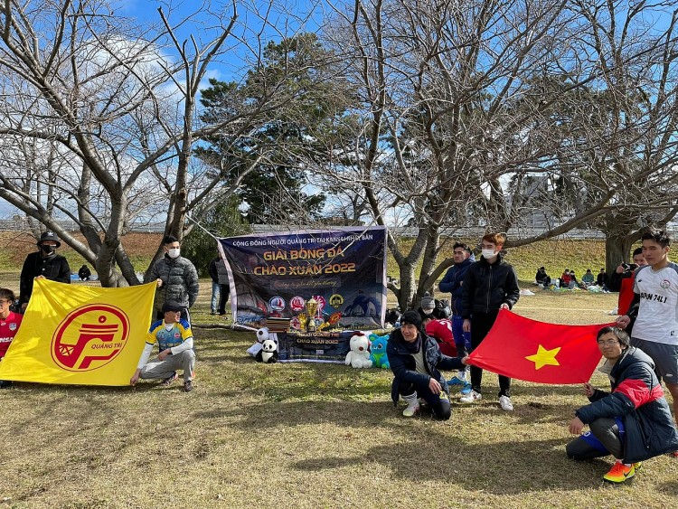 La comunidad de Quang Tri en Japón organiza un torneo de fútbol para dar la bienvenida al Año Nuevo Lunar
