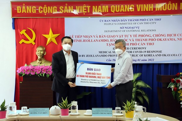 La República de Corea y Japón donan equipos médicos a Can Tho