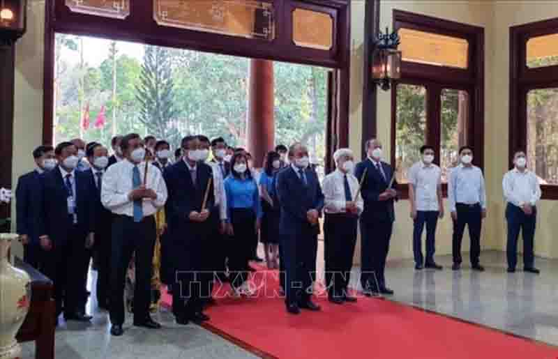 El jefe de Estado inicia su visita de trabajo en An Giang