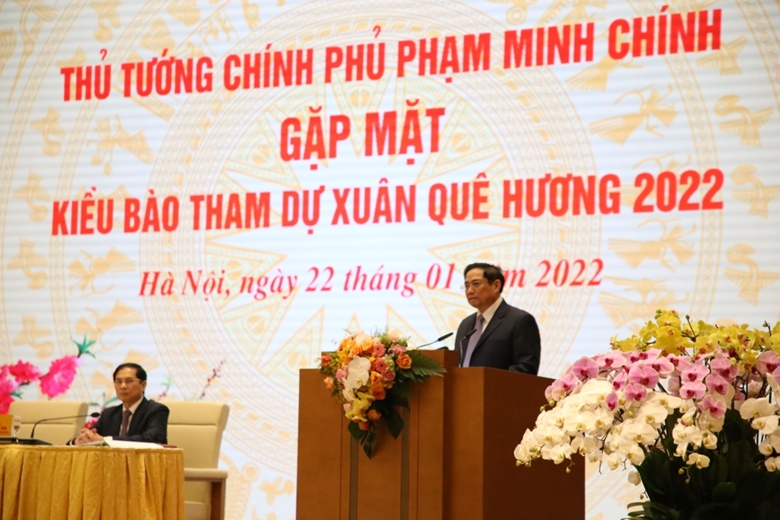 El primer ministro recibe a compatriotas residentes en el extranjero en vísperas del Tet 2022