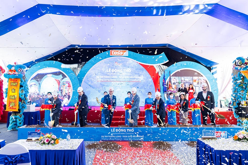 Ceremonia de comienzo de obras de una nueva fábrica de Tesa en Vietnam
