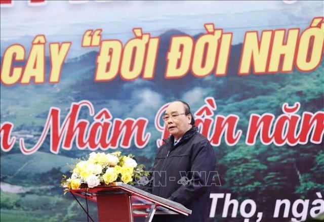 El jefe de Estado lanza el festival de plantación de árboles en Phu Tho