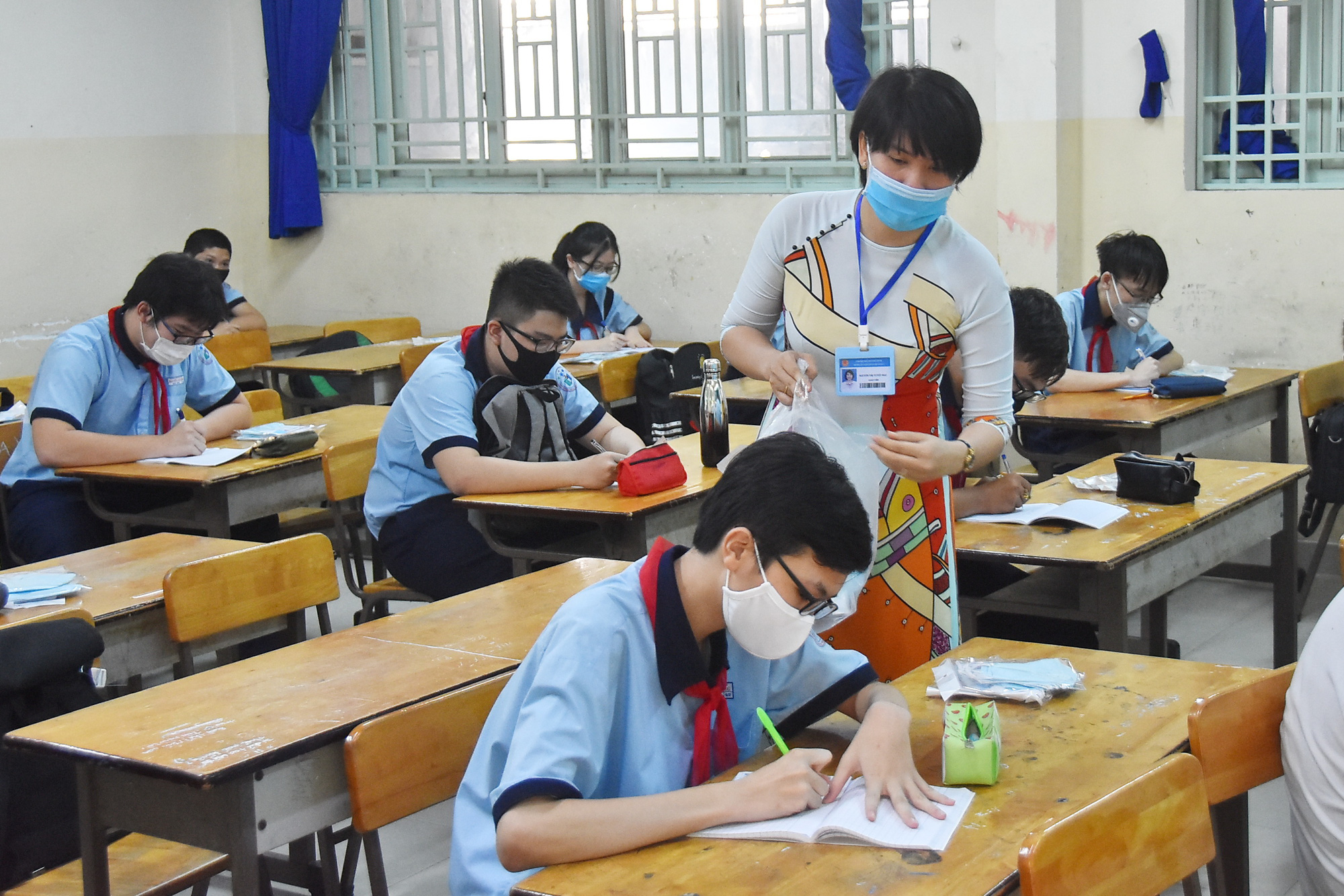 Vuelven las clases presenciales a algunos distritos de Hanói