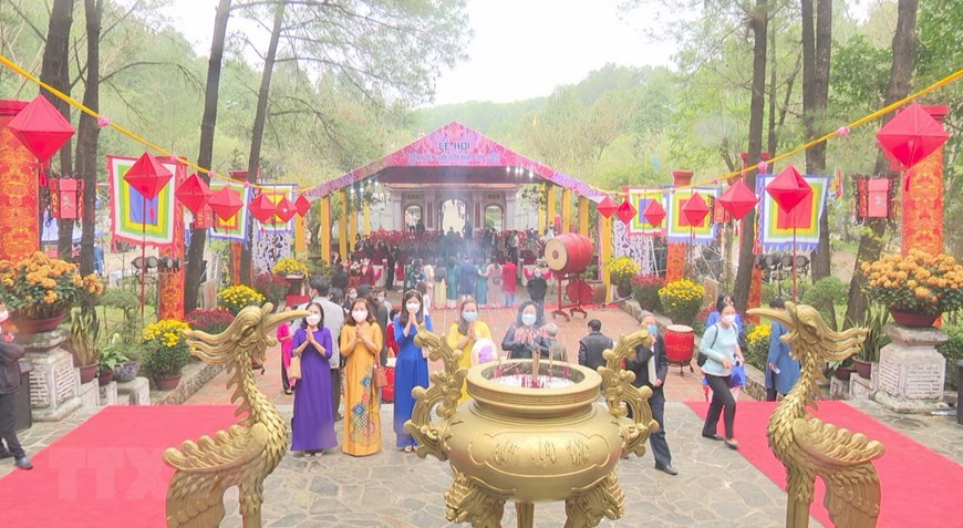 El festival Thua Thien – Hue conmemora los méritos de los antepasados