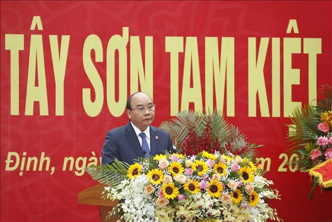 El jefe de Estado se reúne con los dirigentes principales de Binh Dinh