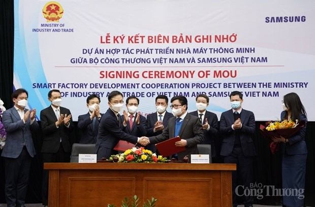 Samsung Vietnam apoya el desarrollo de fábricas inteligentes