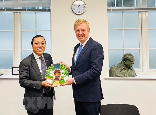 El Partido Conservador respalda la promoción de lazos entre Vietnam y el Reino Unido
