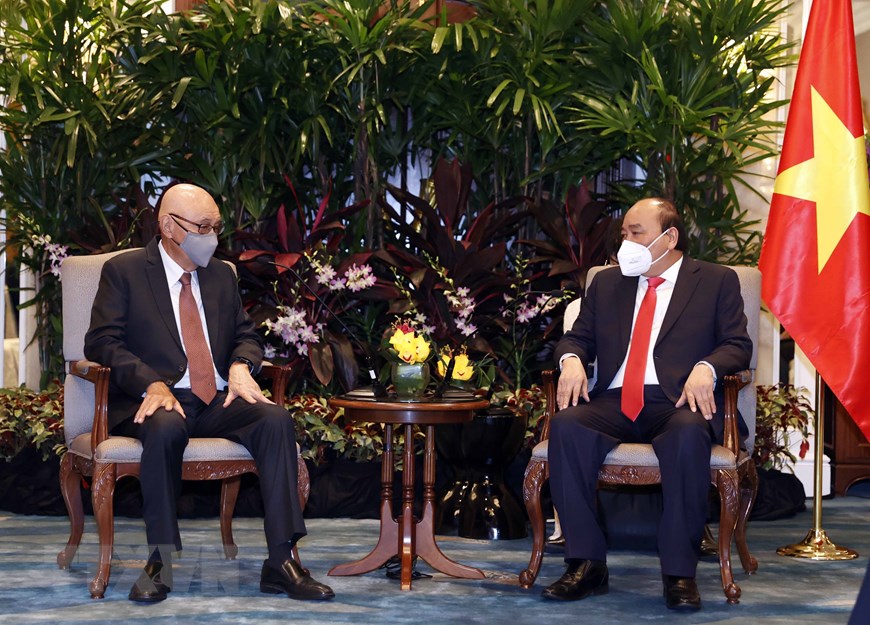 El jefe de Estado se reúne con líderes de diferentes corporaciones de Singapur