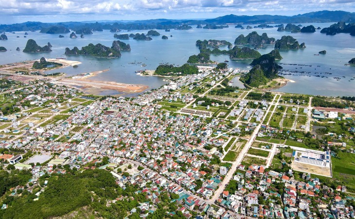 Van Don, el primer puerto de comercio de Vietnam