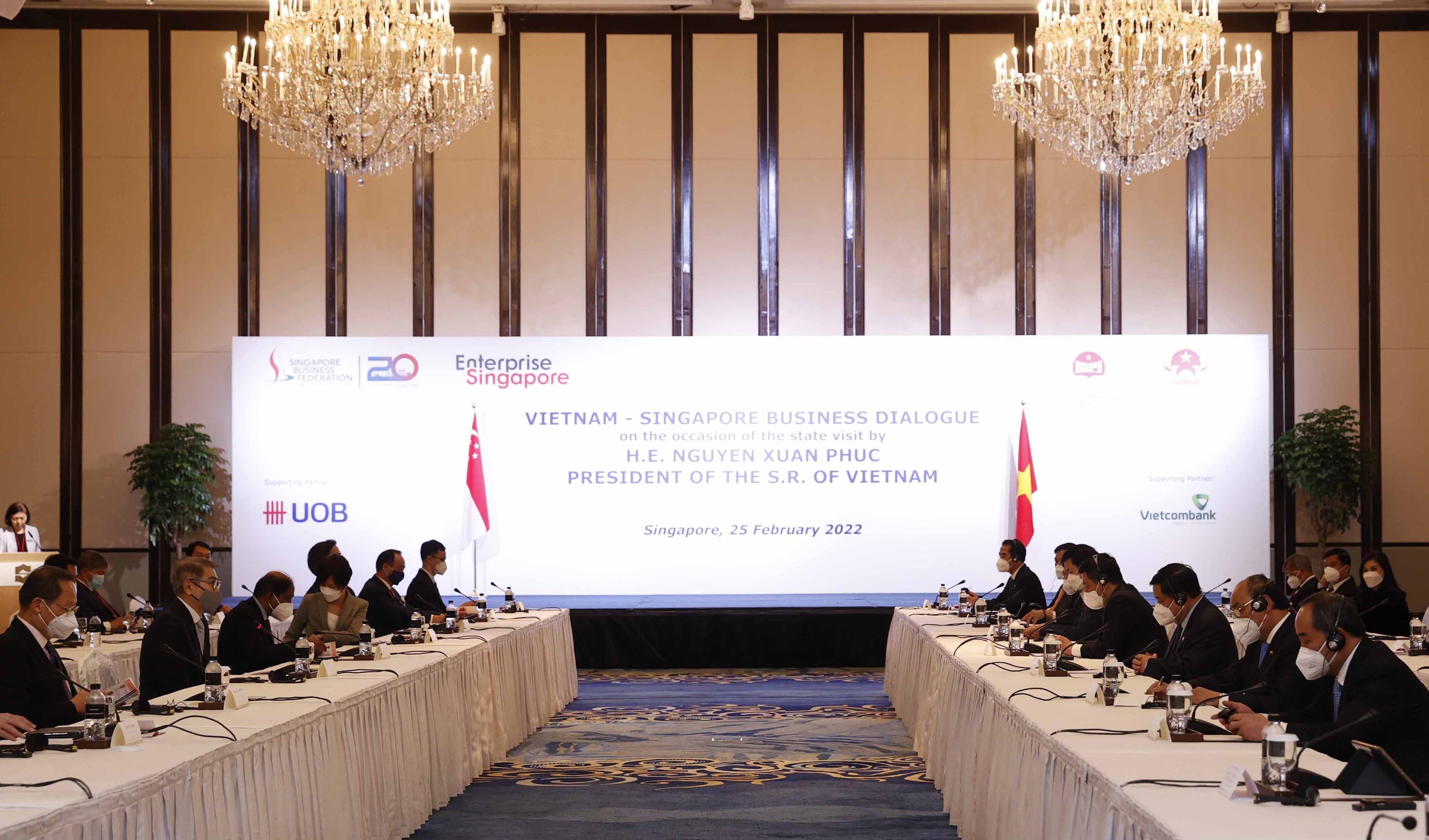 Empresas vietnamitas y singapurenses firman acuerdos de cooperación por valor de casi 11 000 millones de dólares