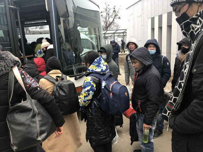 Listos los primeros vuelos para traer ciudadanos vietnamitas a casa desde Ucrania