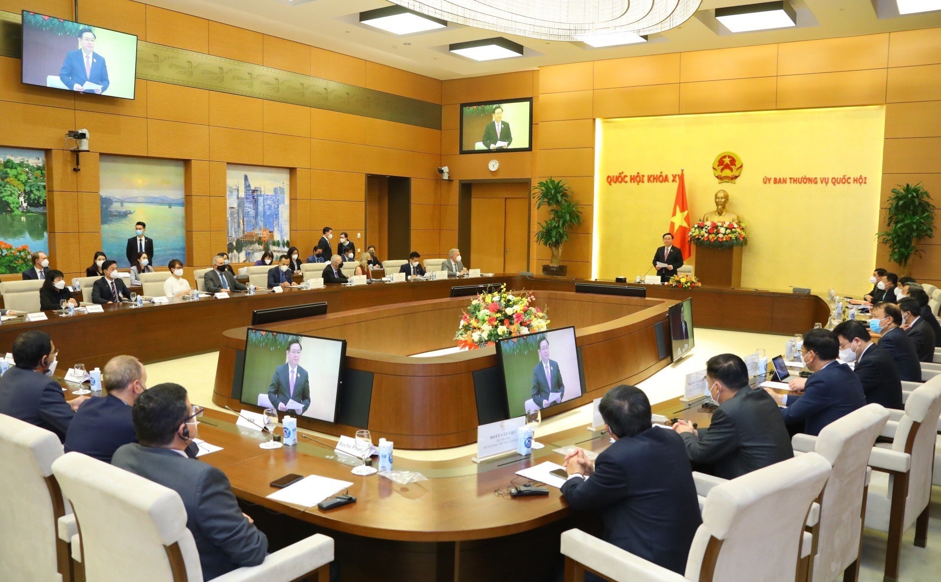 Más incentivos para las empresas y los inversores estadounidenses en Vietnam