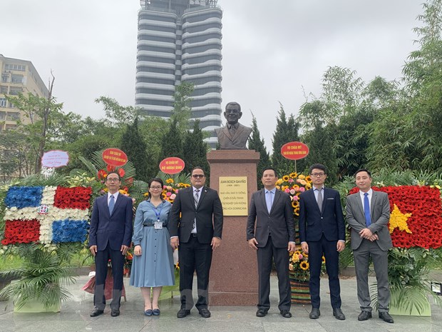 El embajador dominicano recuerda los lazos entre el presidente Ho Chi Minh y el primer presidente de la República Dominicana