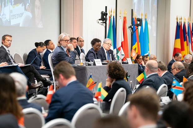 Vietnam asiste a una sesión extraordinaria de la Conferencia Ministerial de la Francofonía