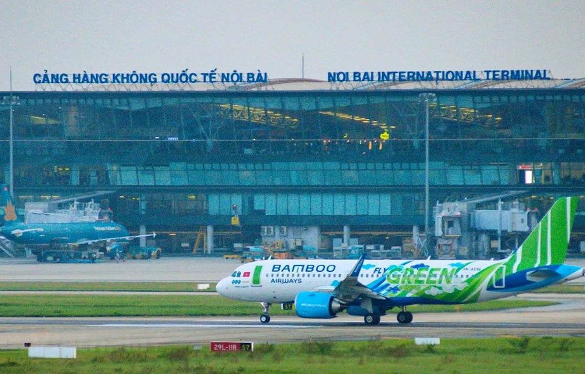 Las aerolíneas aumentan los vuelos internacionales tras la reapertura total del turismo