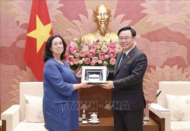 Vicepresidenta regional del Banco Mundial elogia el desarrollo socioeconómico de Vietnam