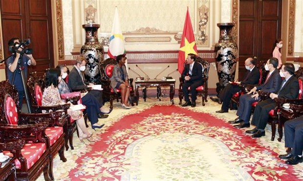 El presidente del Comité Popular de Ciudad Ho Chi Minh recibe a la Secretaria General de la OIF