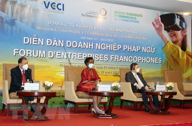 Inauguración del Foro Empresarial Francófono en Ciudad Ho Chi Minh