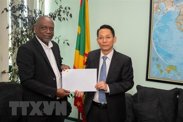 Reforzar los lazos de cooperación comercial entre Vietnam y el país insular Granada