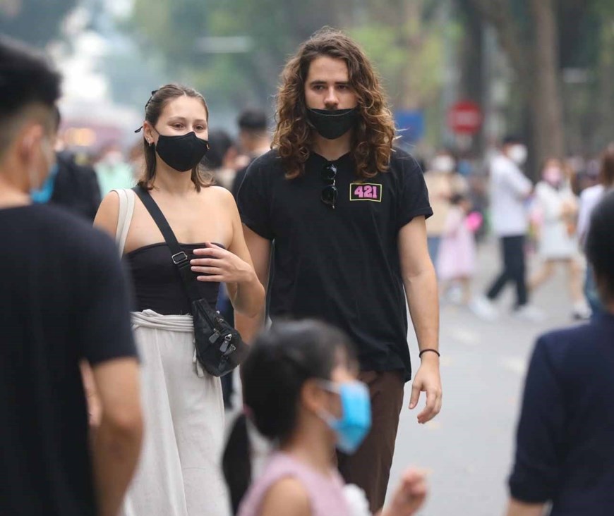 Aumenta llegada de visitantes a Hanoi tras reapertura del turismo
