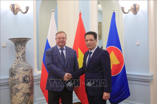 El embajador vietnamita en Moscú se reúne con la Asociación de Juristas de la Federación Rusa