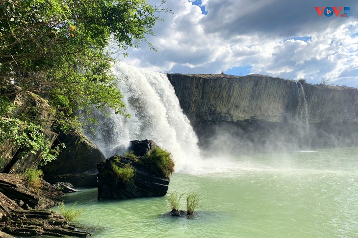 La cascada de Dray Nur, símbolo de la belleza en las tierras altas centrales