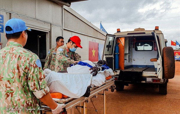 Las fuerzas de mantenimiento de la paz vietnamitas en Sudán del Sur tratan con éxito a un paciente con un derrame cerebral