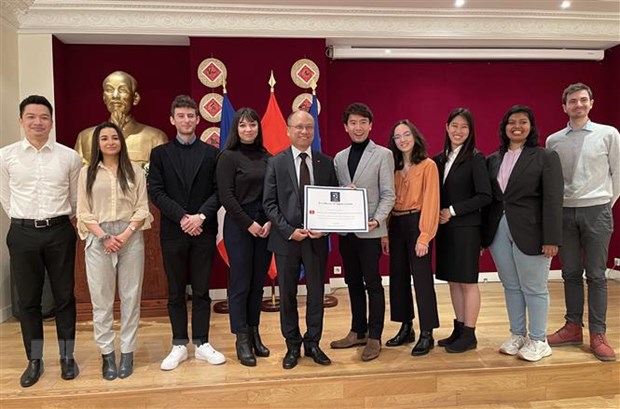 Seminario para estudiantes franceses sobre las relaciones de Vietnam con Francia y la UE