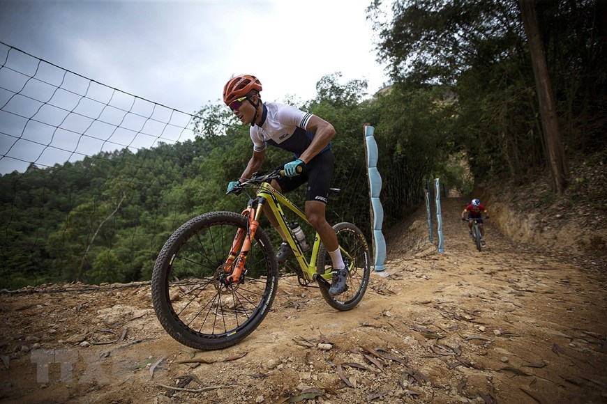 El equipo de carreras de bicicleta de montaña, decidido a ganar una medalla en los Juegos SEA Games 31