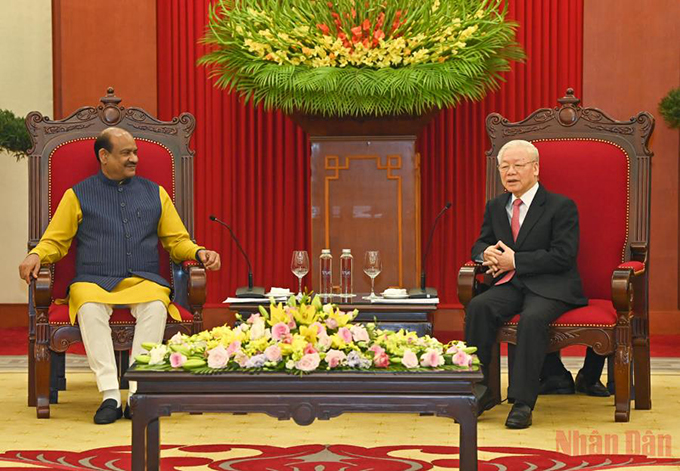 El secretario general del Partido Comunista de Vietnam recibe al presidente de la Cámara Baja de India