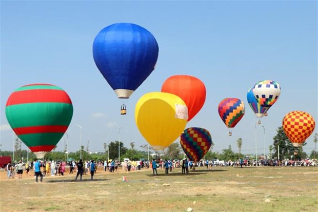 Primer festival de globos aerostáticos en provincia altiplánica vietnamita