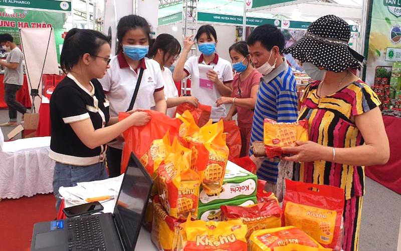 Hanói acoge feria de productos agrícolas seguros