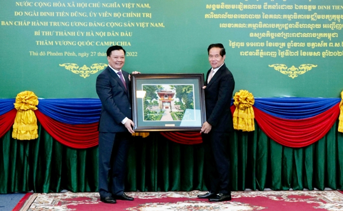 Las relaciones Hanói-Phnom Penh continúan avanzando