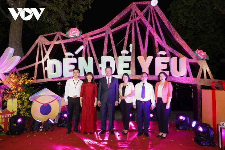 Éxito de público en el Festival de Regalos Turísticos de Hanói 2022