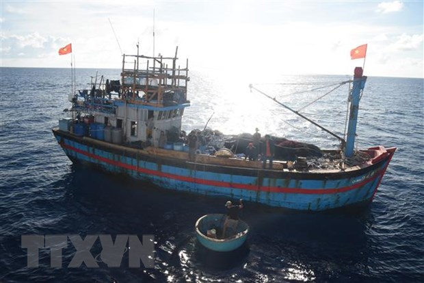 La prohibición china de pesca en Mar del Este es ilegal y absurda, afirma la organización profesional vietnamita