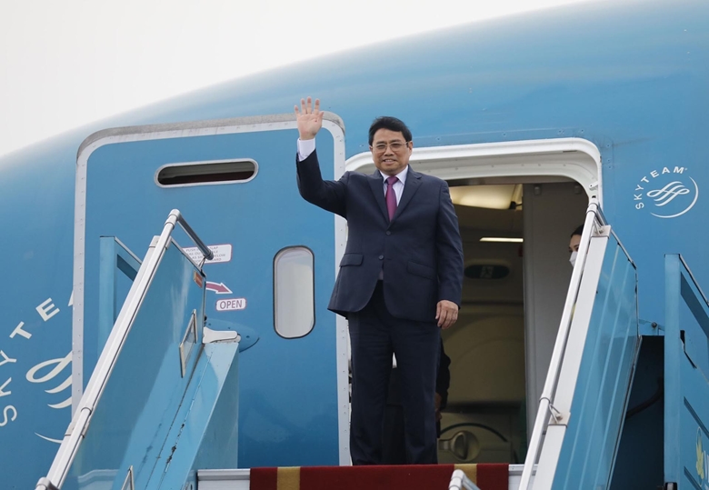 El jefe de Gobierno comienza su gira para asistir a la Cumbre Especial ASEAN-Estados Unidos