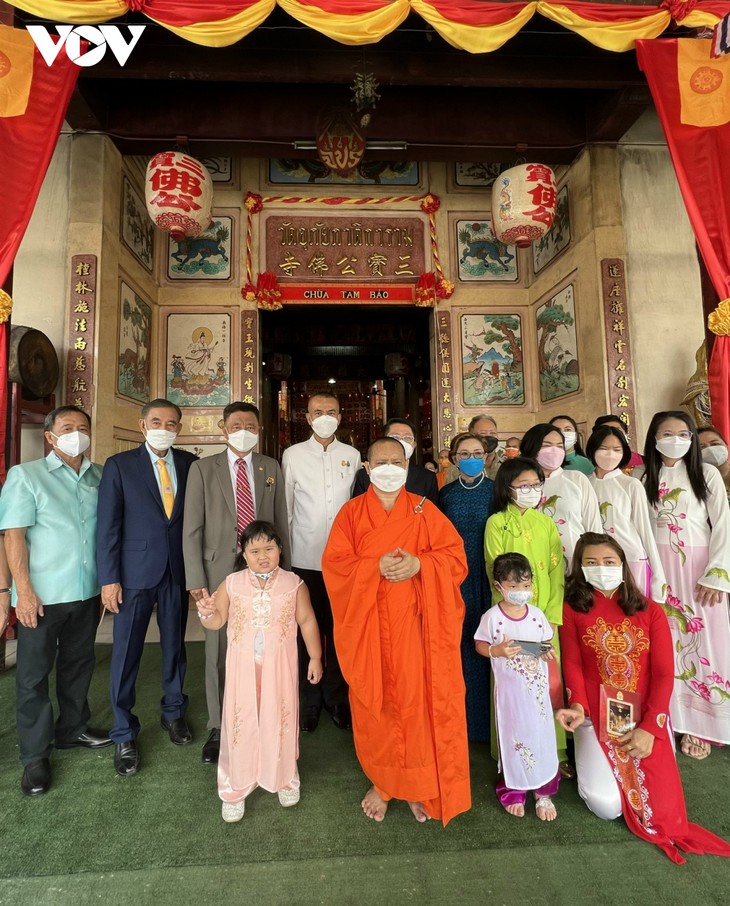 Las pagodas vietnamitas en Tailandia obtienen placas de identificación vietnamitas