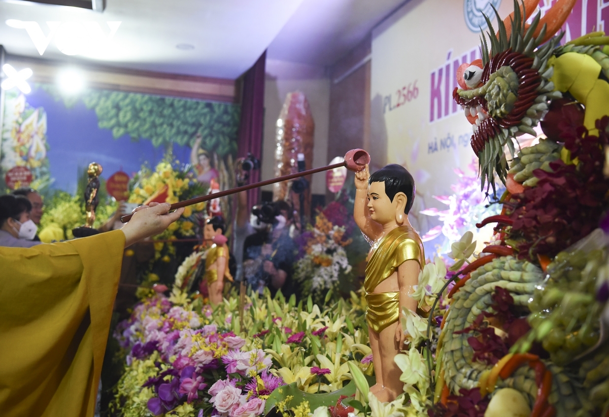 Los budistas celebran el cumpleaños de Buda en Hanói