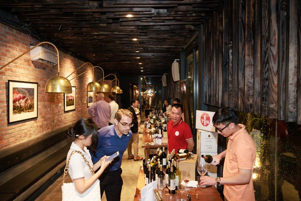 Asado y vinos de Argentina deleitan al público vietnamita