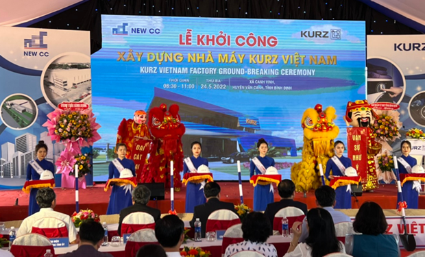 La corporación alemana KURZ invierte en la provincia de Binh Dinh