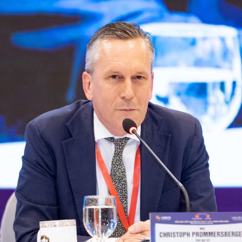 Por movilizar los conocimientos técnicos holandeses para la transición de Vietnam a la movilidad eléctrica