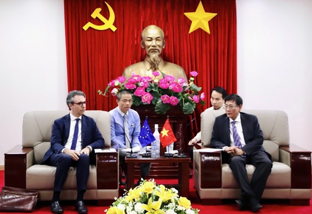 El embajador de la Delegación de la Unión Europea se reúne con las autoridades de la provincia de Binh Duong