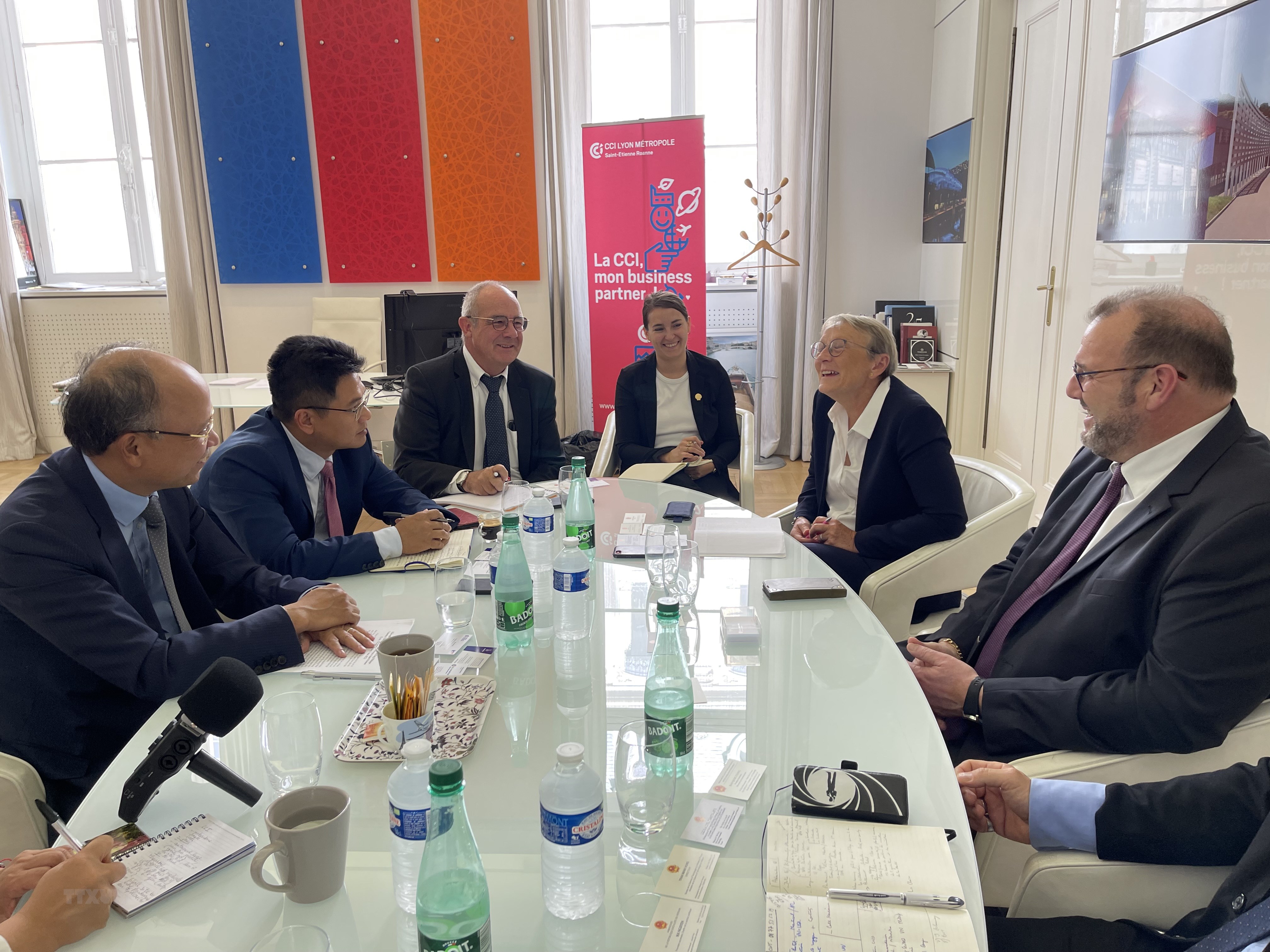 Vietnam mejora la cooperación con la región francesa de Auvergne-Rhône-Alpes