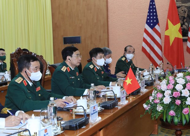 El ministro de Defensa Phan Van Giang se reúne con sus homólogos de diferentes países en el Diálogo de Shang-ri La 2022
