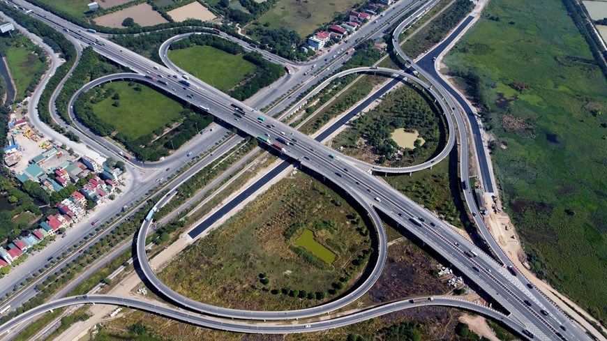 Modernas intersecciones de tráfico en Hanói